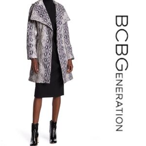 NWT BCBGeneration FAUX SNAKESKIN PRINT TRENCH COAT Medium PYTHON RAIN JACKET